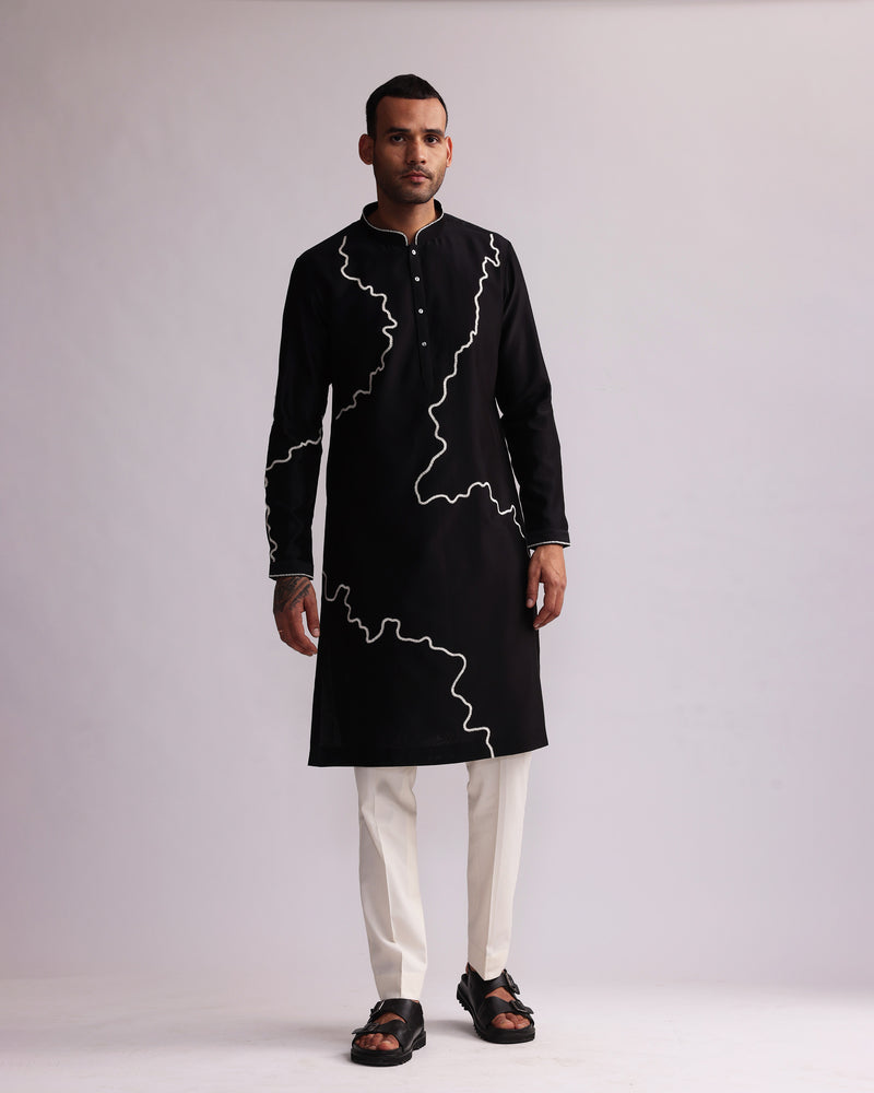 CONTOUR LINE EMBROIDERED KURTA SET