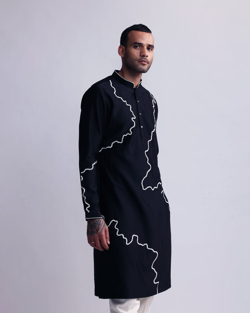CONTOUR LINE EMBROIDERED KURTA SET