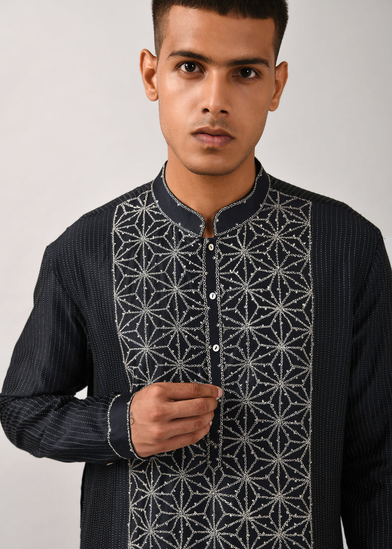 Dhruvtara Embroidered Kurta Set